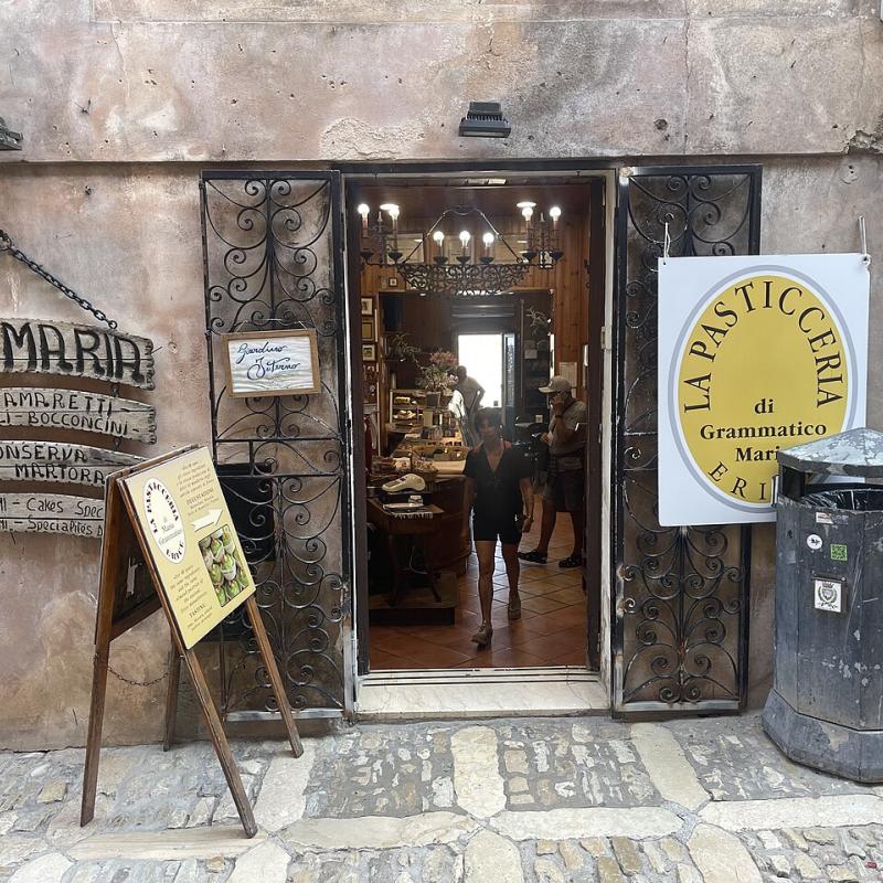 محلات الحلويات